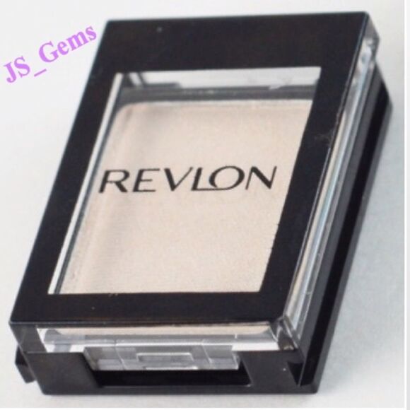 New Revlon Oyster Eyeshadow Make Up - Picture 1 of 8